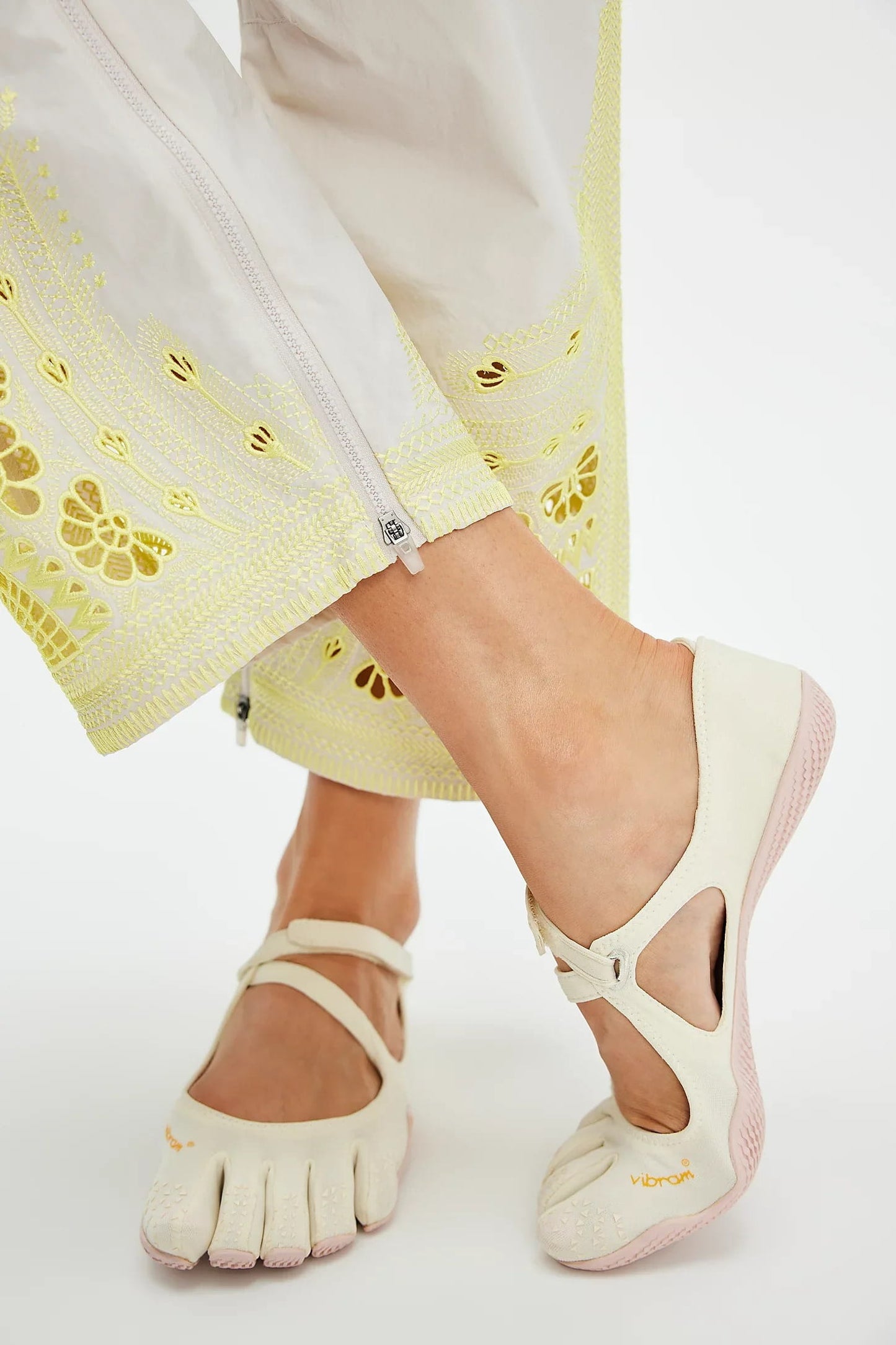 ELVORAE | Open-Top Five Finger Shoes